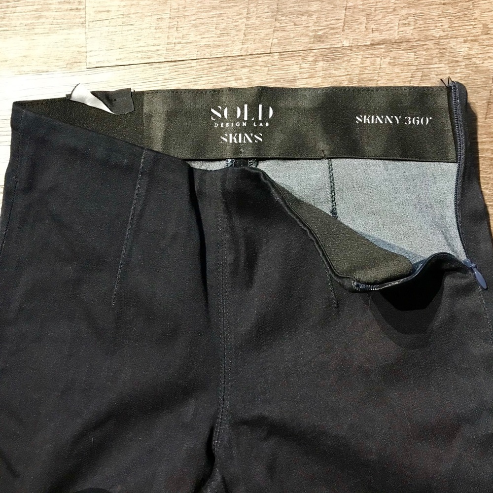 24-HOUR MARKDOWN!!! NWT Sculpting Skinny Jean